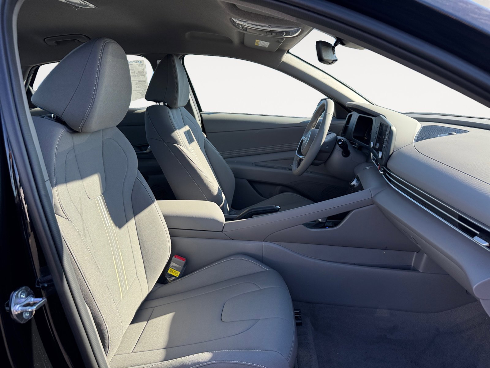 New 2025 Hyundai Elantra Sport image 17