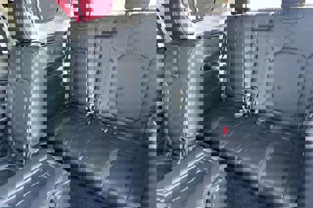 Used 2025 Honda Pilot Touring image 18