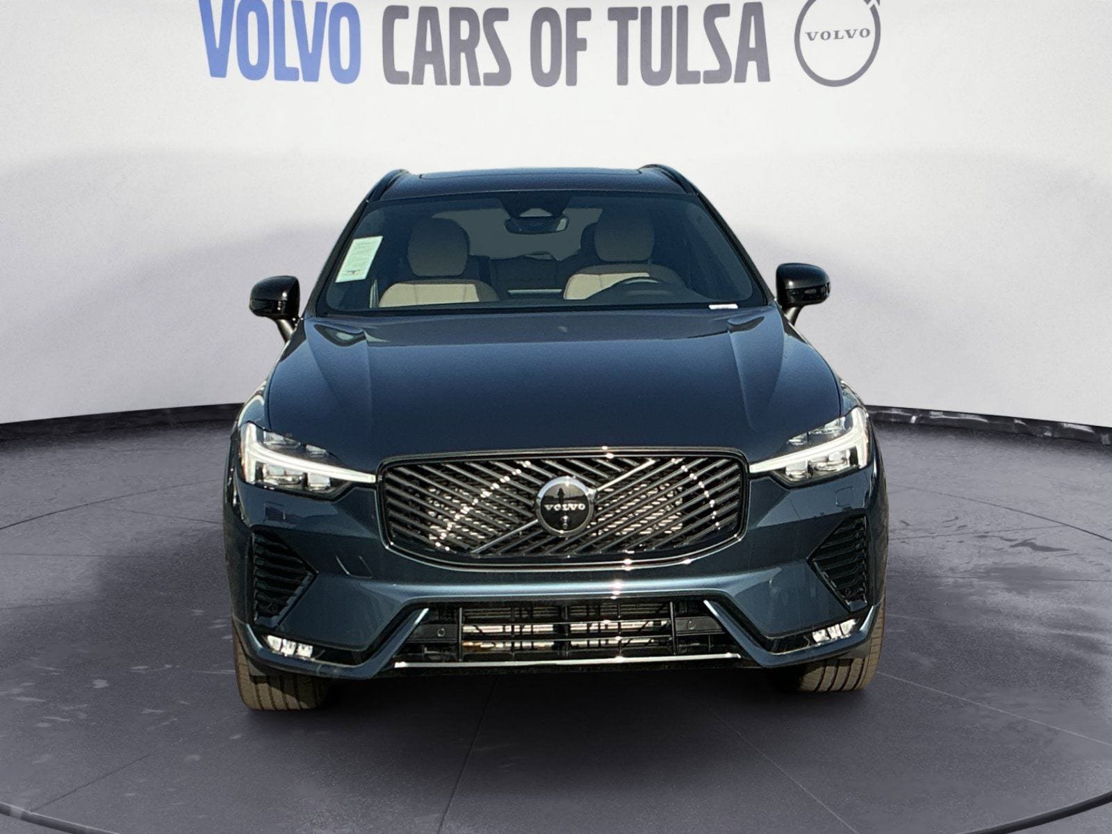 New 2026 Volvo XC60 B5 Plus w/ Protection Package Premier AWD/4WD image 8