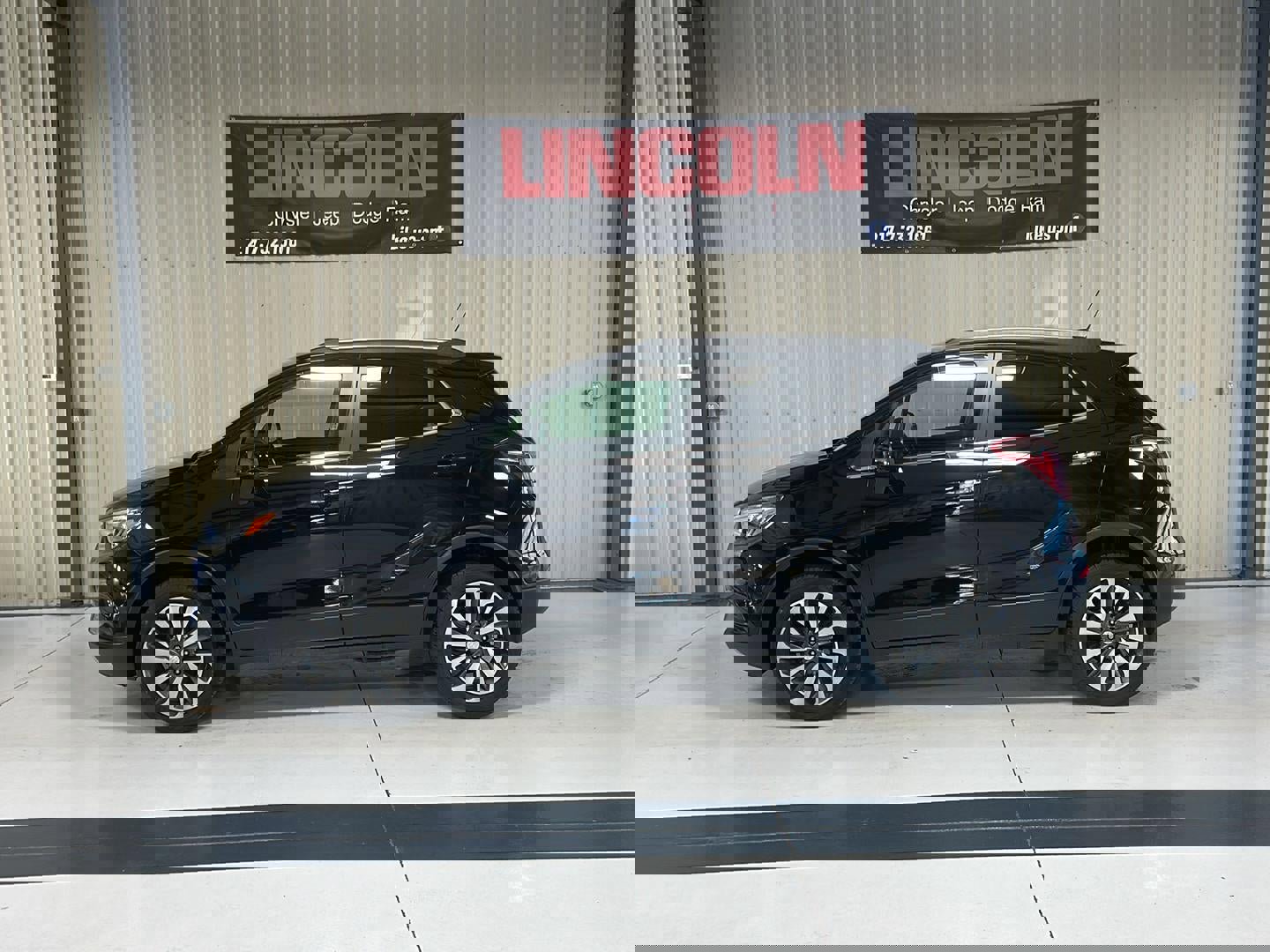 Used 2021 Buick Encore Preferred w/ Safety Package image 2