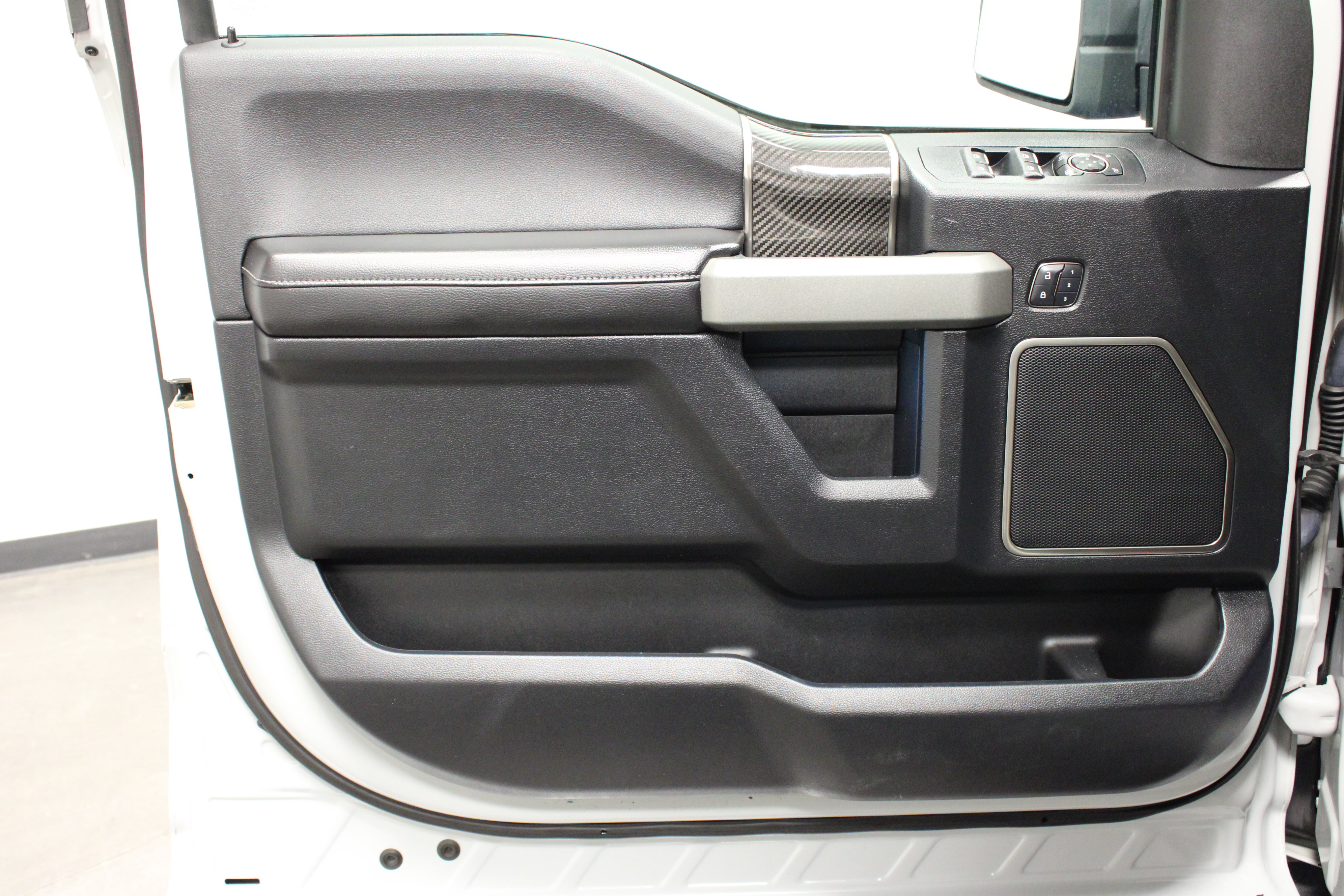 Used 2017 Ford F150 Raptor w/ Equipment Group 802A Luxury image 20