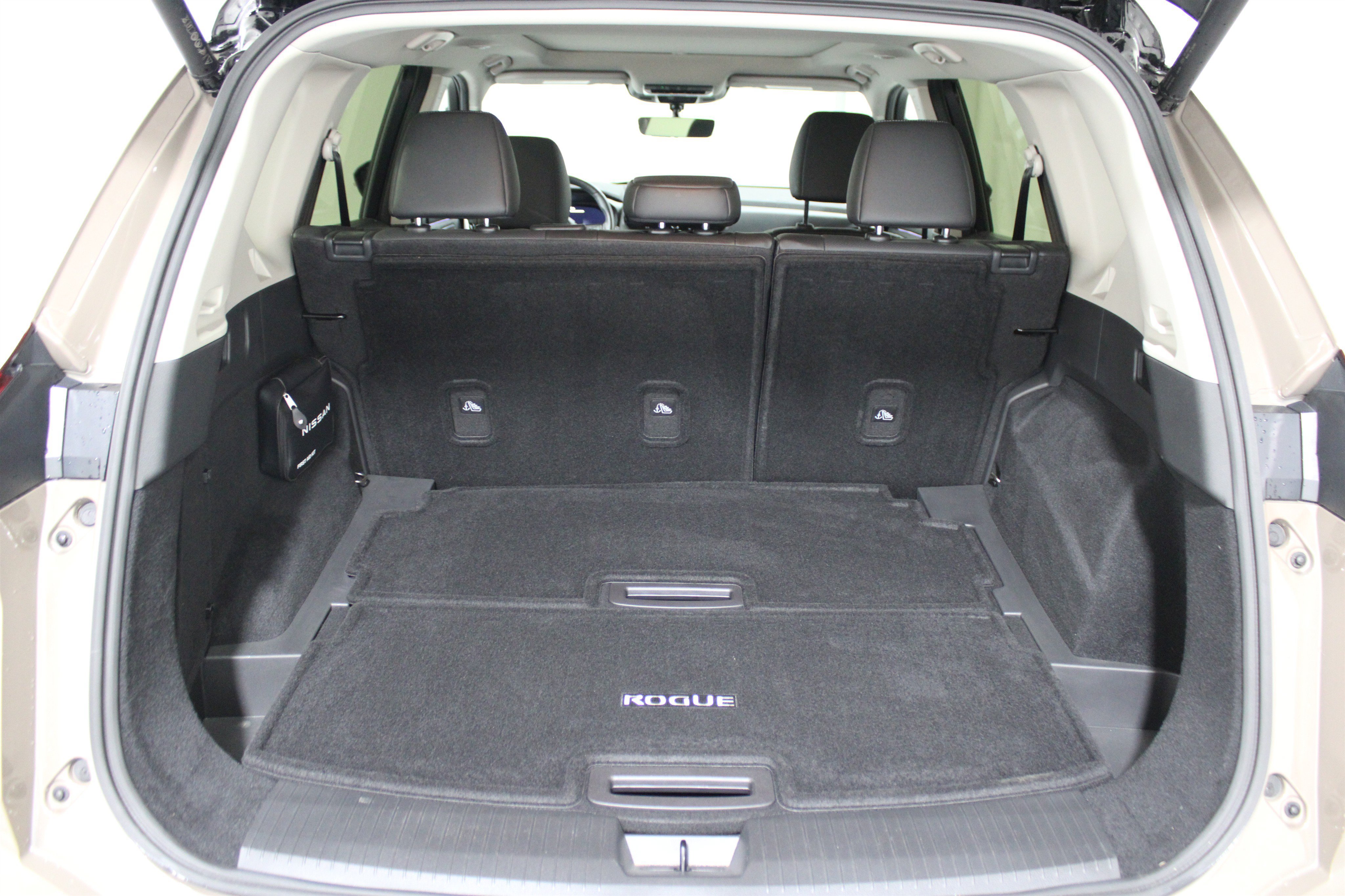 Used 2024 Nissan Rogue Platinum w/ Platinum Premium Package AWD/4WD image 22