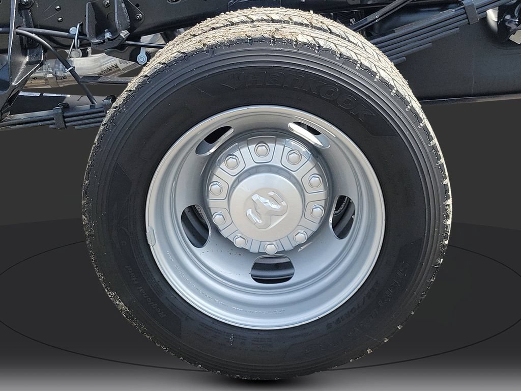 New 2026 RAM 5500 Tradesman AWD/4WD image 9