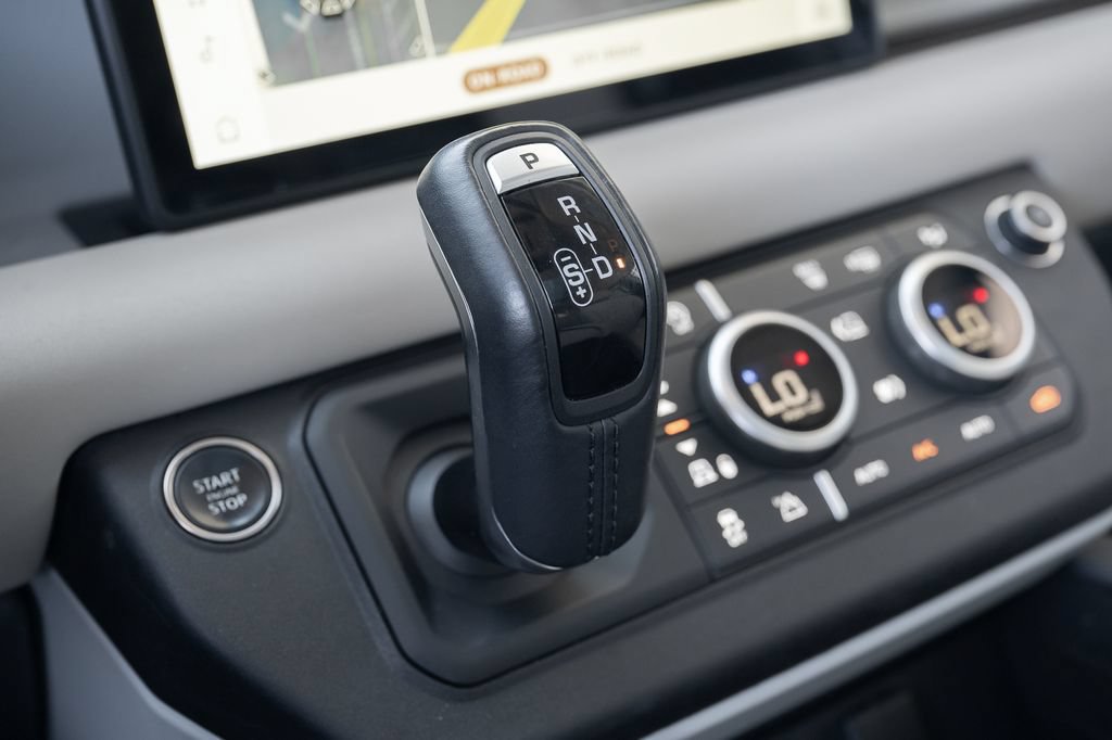 Used 2023 Land Rover Defender 110 S AWD/4WD image 32