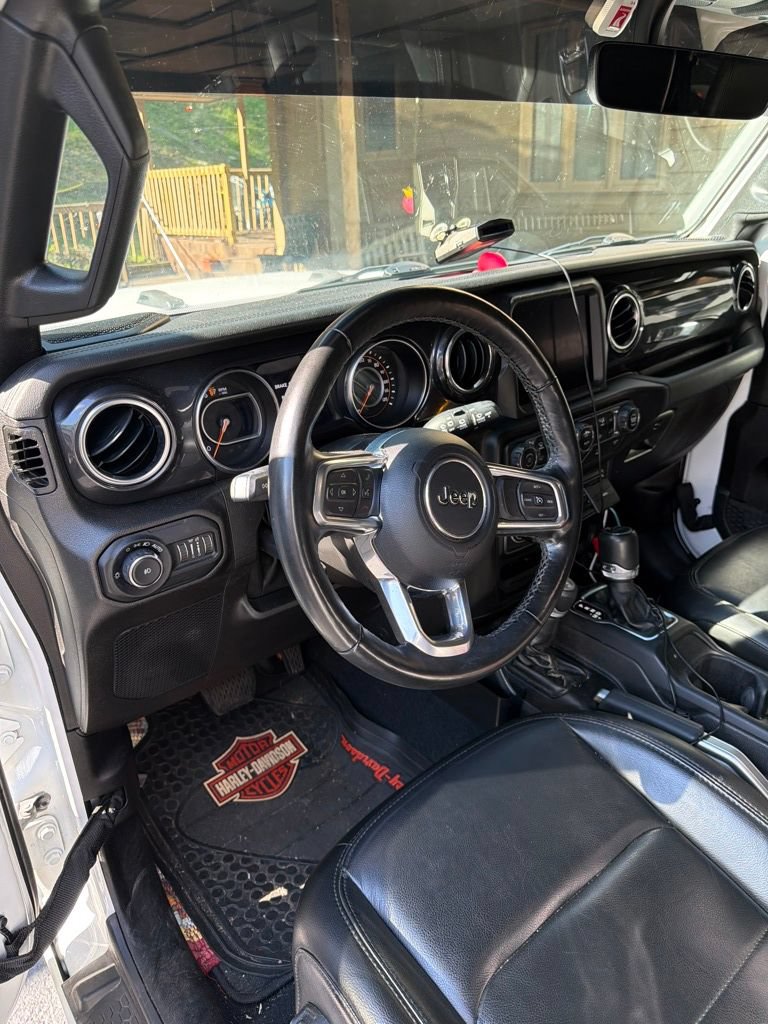 Used 2022 Jeep Wrangler Unlimited Sahara AWD/4WD image 26