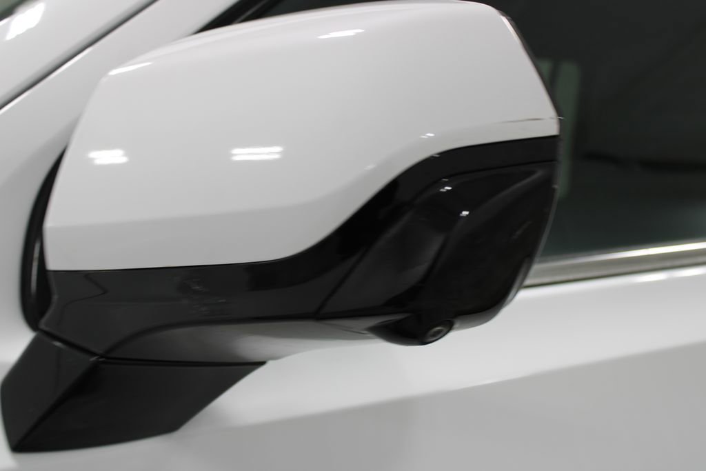 Used 2025 Chevrolet Suburban LT image 16