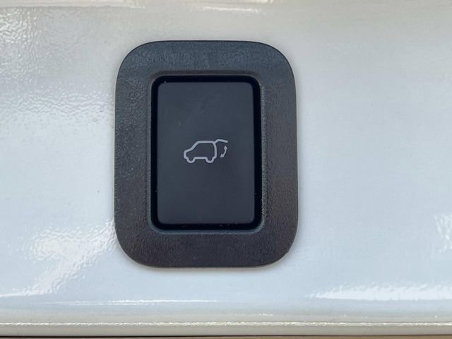 Used 2019 Toyota Highlander XLE AWD/4WD image 12