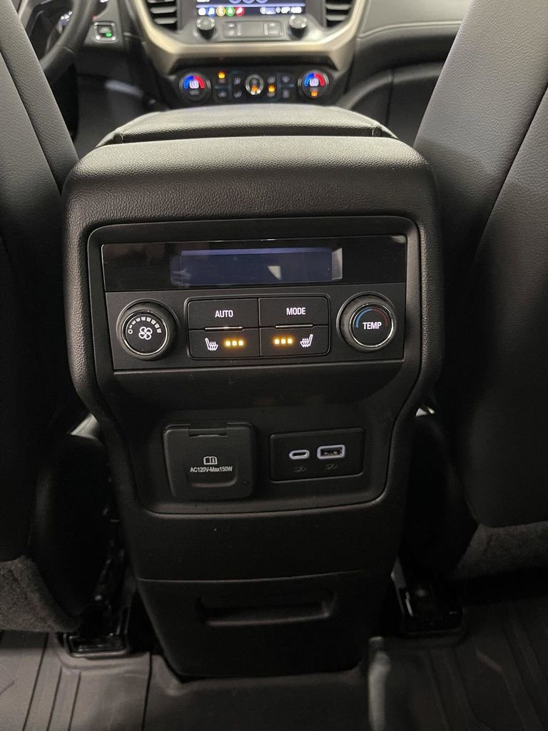 Used 2023 GMC Acadia Denali w/ Denali Technology Package AWD/4WD image 8