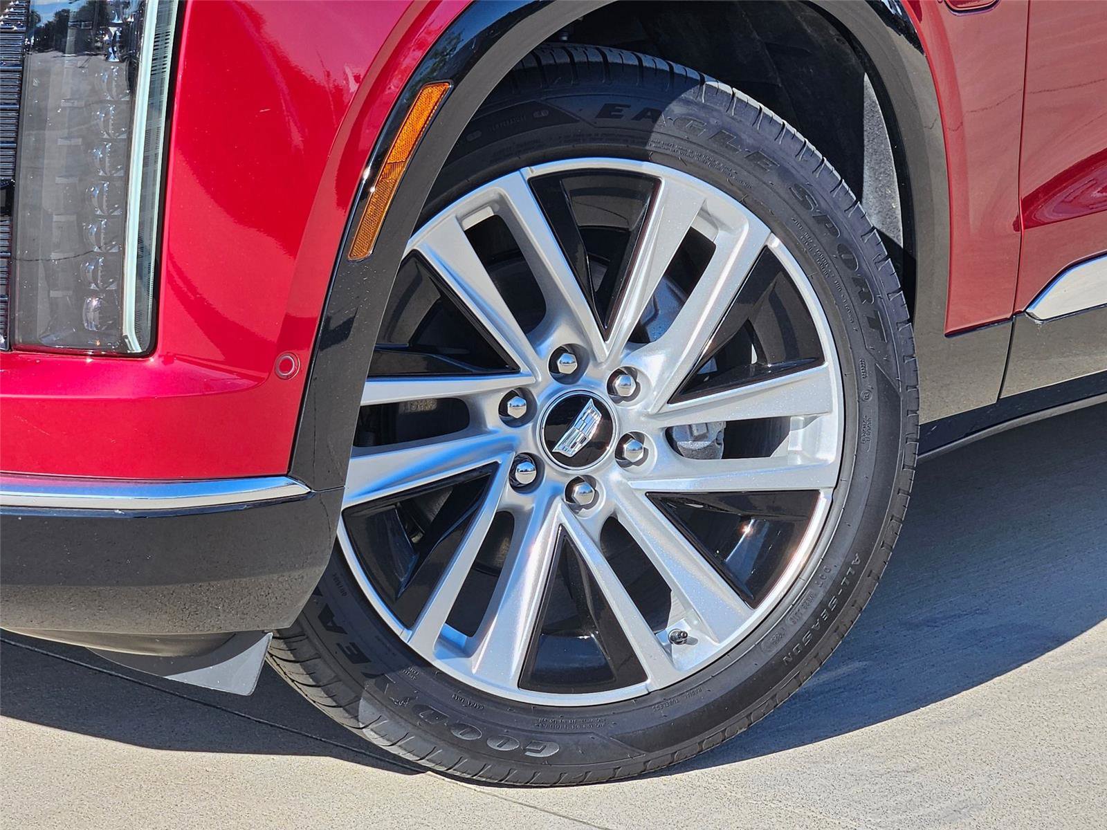 New 2026 Cadillac Vistiq Luxury w/ LPO, Floor Liner Package AWD/4WD image 7