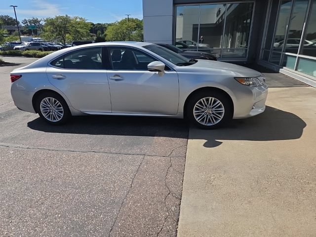 Used 2013 Lexus ES 350 w/ Luxury Pkg FWD image 25