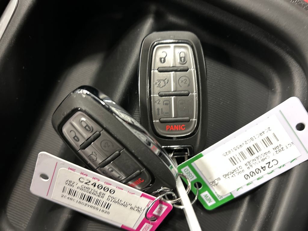 New 2027 Chrysler Pacifica Select FWD image 20