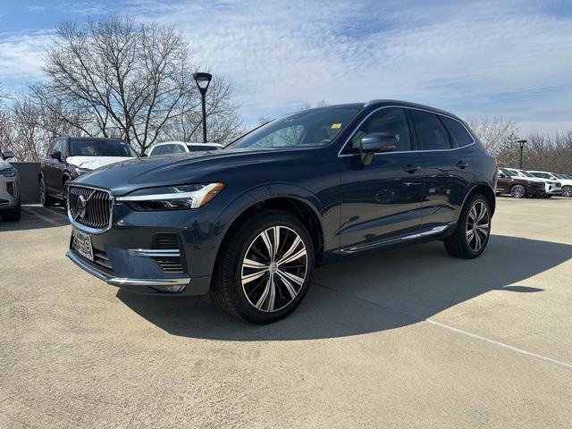 Used 2023 Volvo XC60 B5 Plus image 4