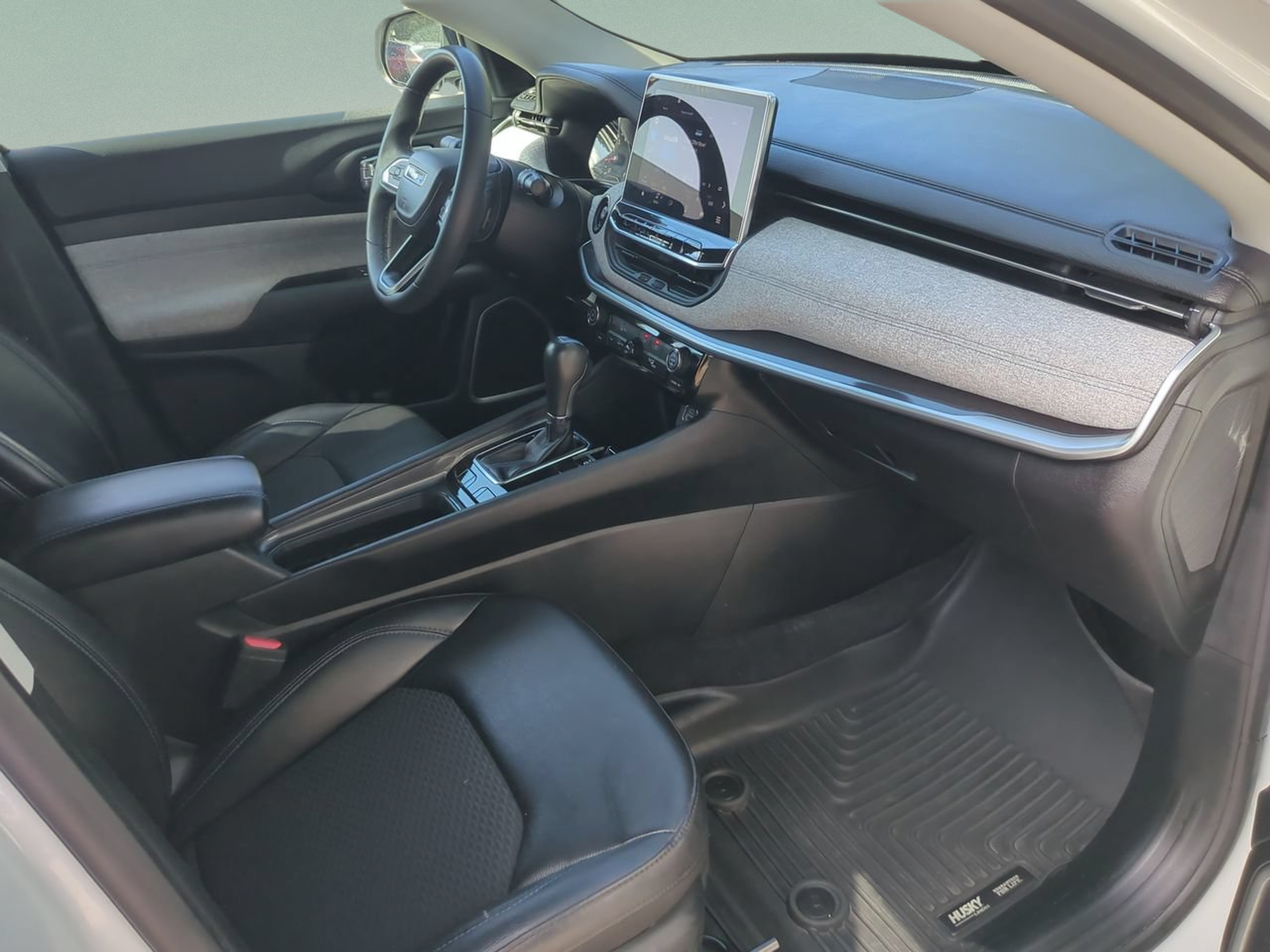 Used 2022 Jeep Compass Latitude FWD image 19