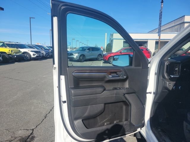 Used 2024 GMC Sierra 1500 SLT image 15