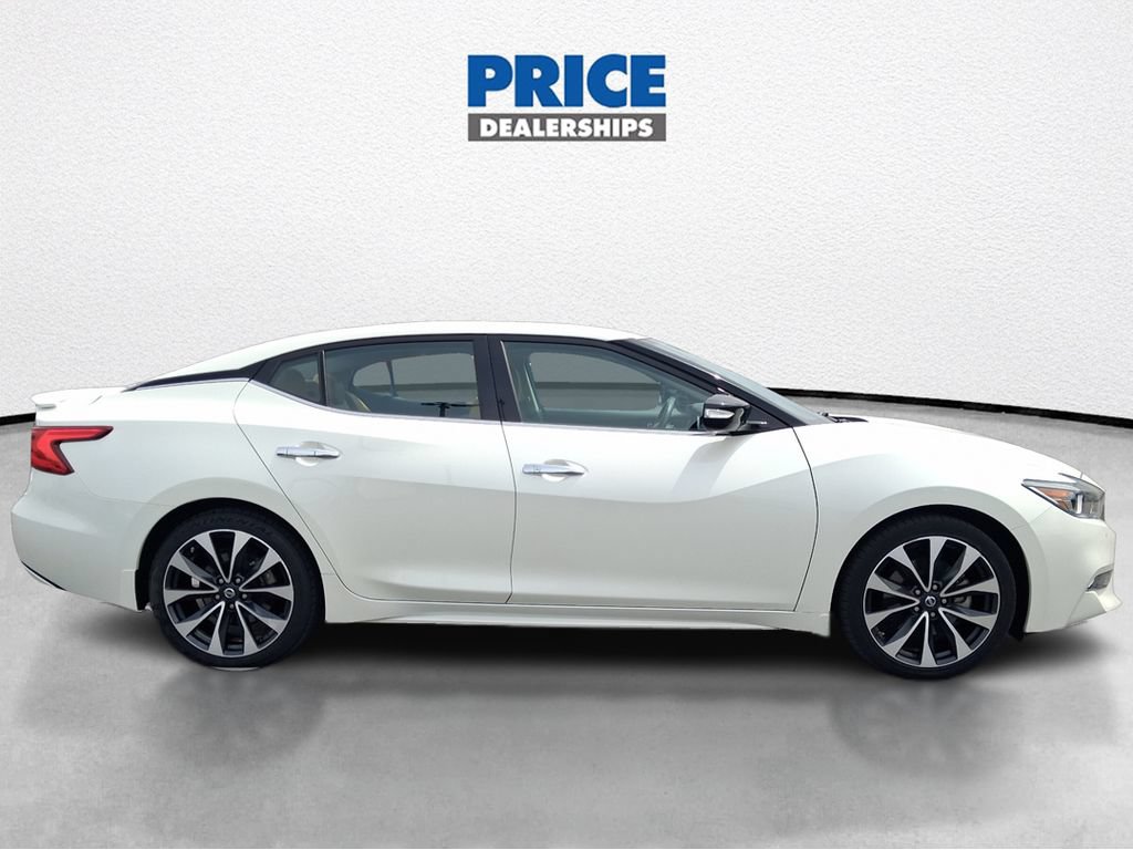 Used 2017 Nissan Maxima SR FWD image 4