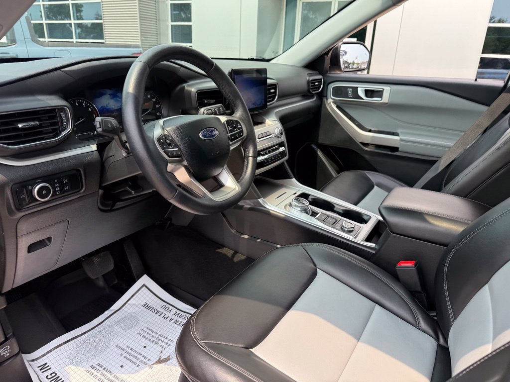 Certified 2024 Ford Explorer XLT w/ Equipment Group 202A AWD/4WD image 27