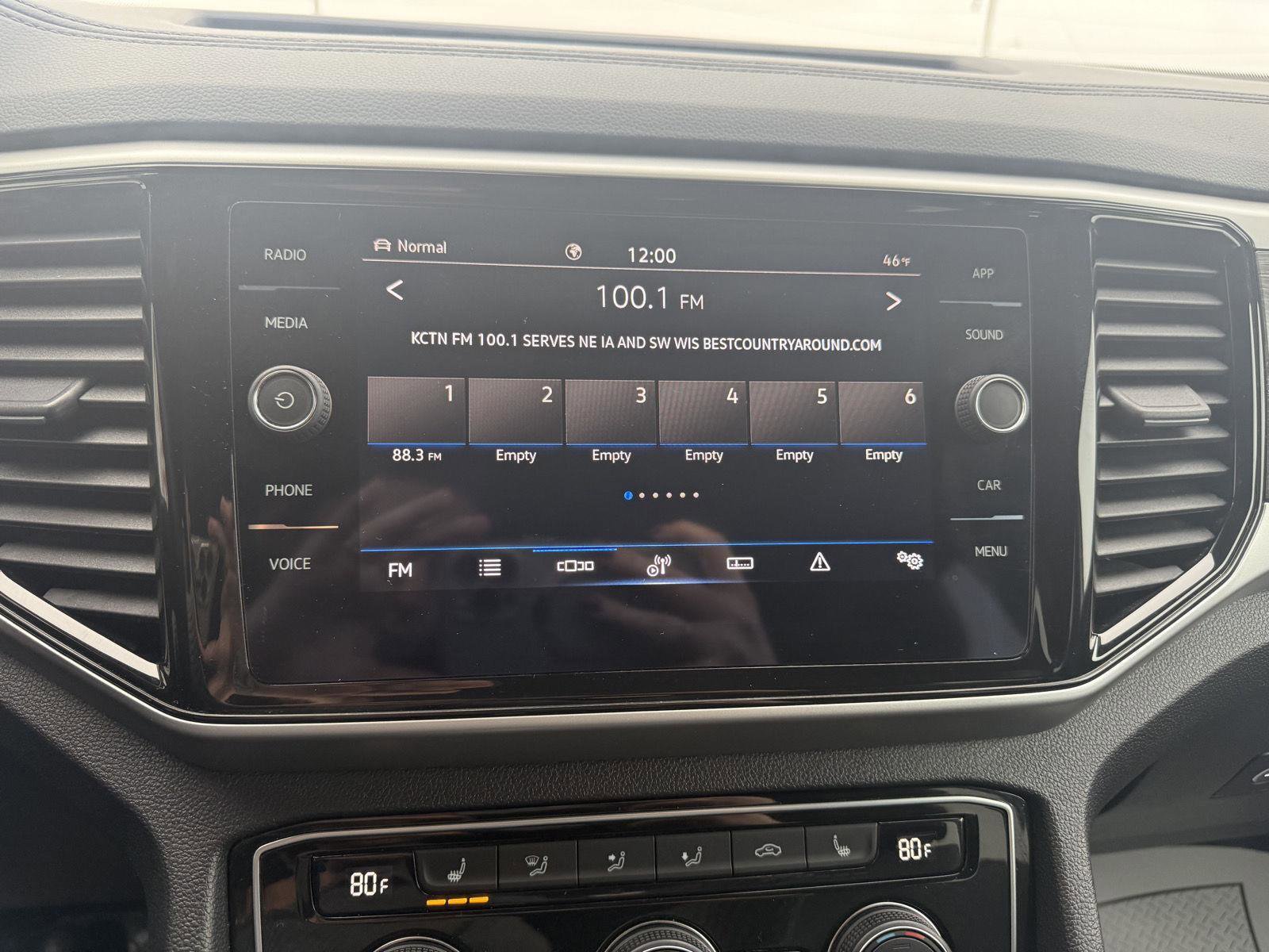 Used 2022 Volkswagen Atlas Cross Sport SE image 18