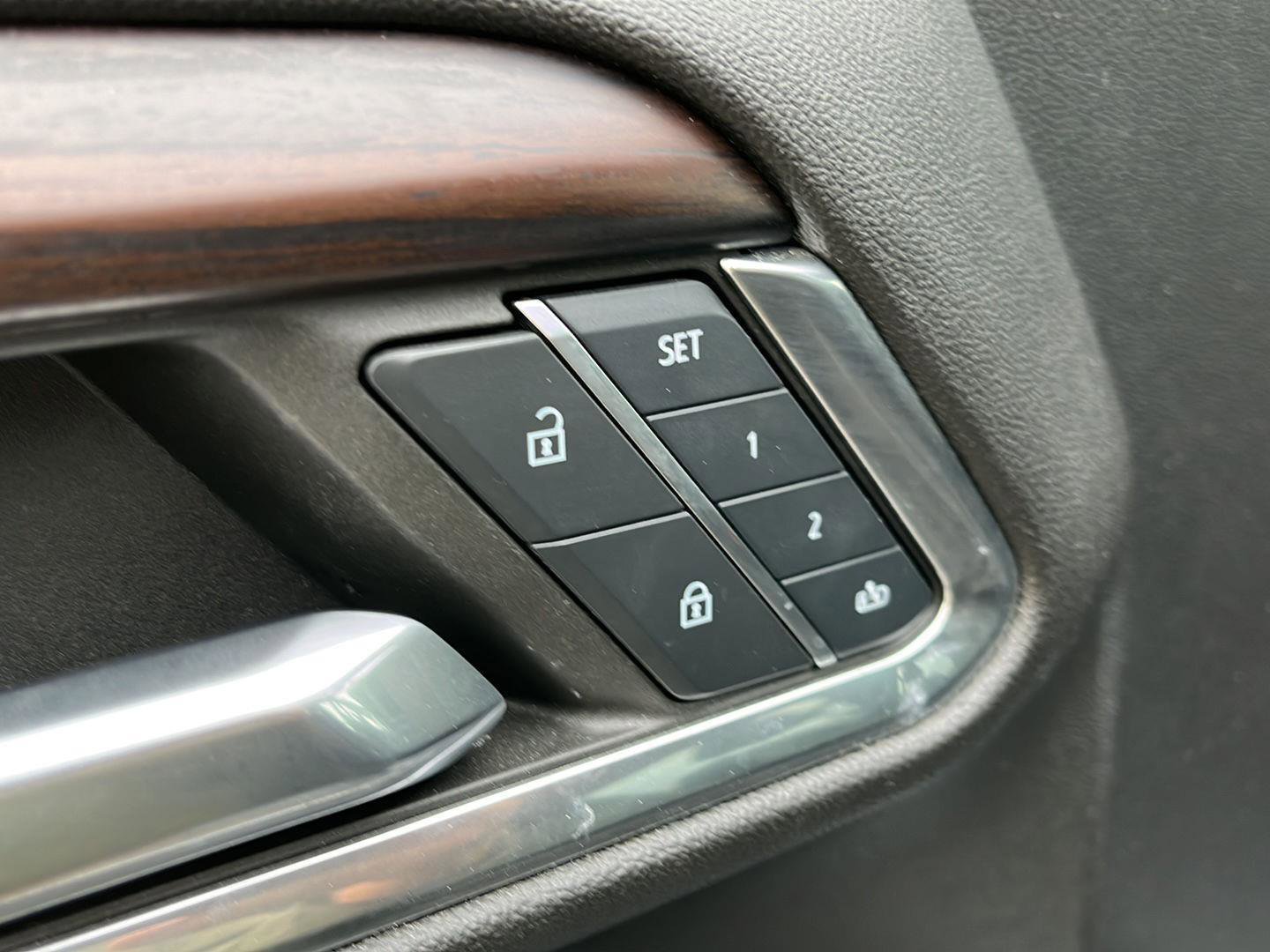 Used 2024 GMC Sierra 1500 SLT image 11