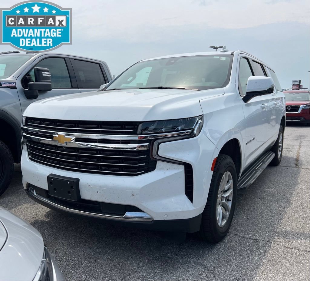 Used 2021 Chevrolet Suburban LT w/ Luxury Package AWD/4WD image 2