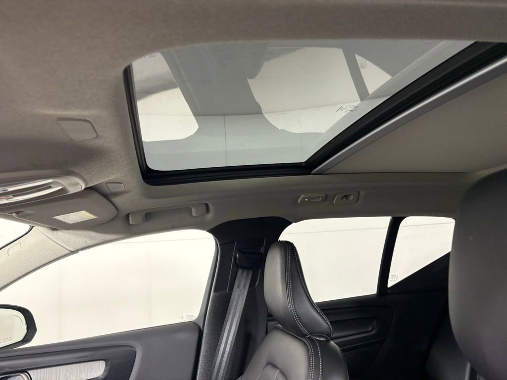 Used 2023 Volvo XC40 B5 Plus w/ Driver Assist Package image 34