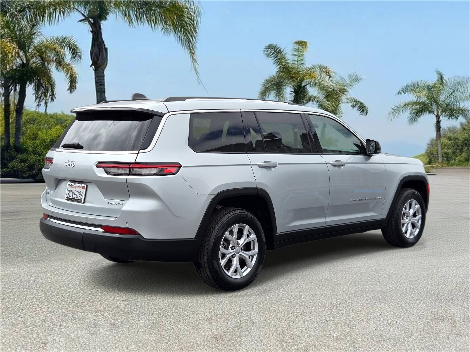 Certified 2022 Jeep Grand Cherokee L Limited RWD image 4