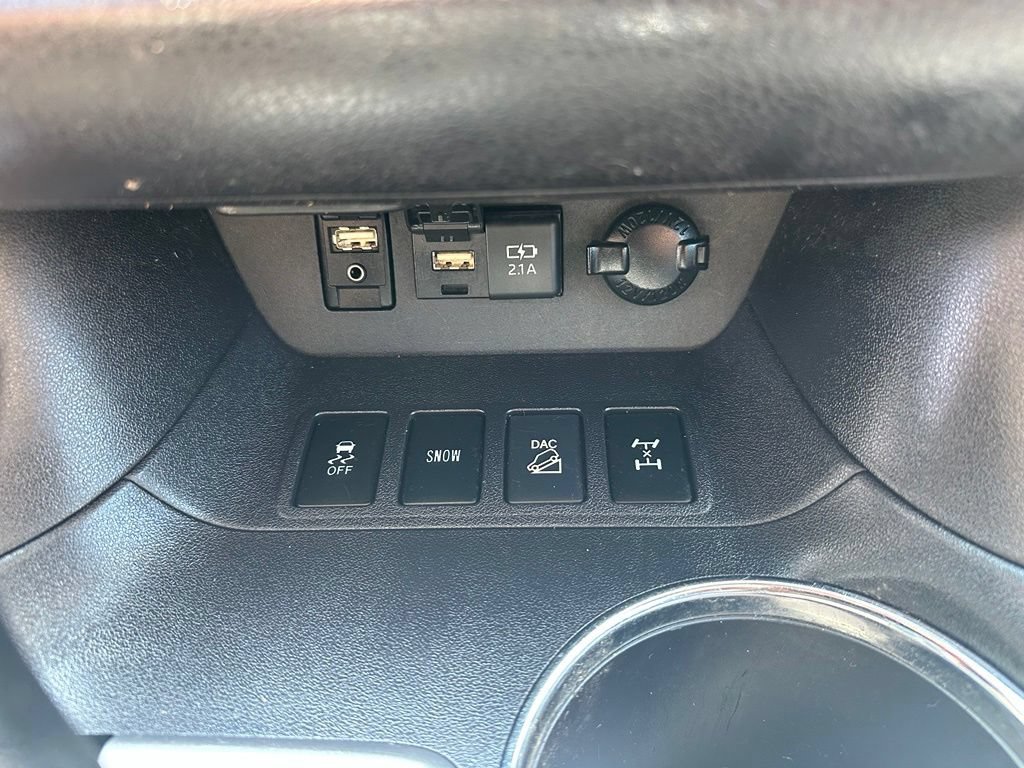 Used 2019 Toyota Highlander LE AWD/4WD image 20