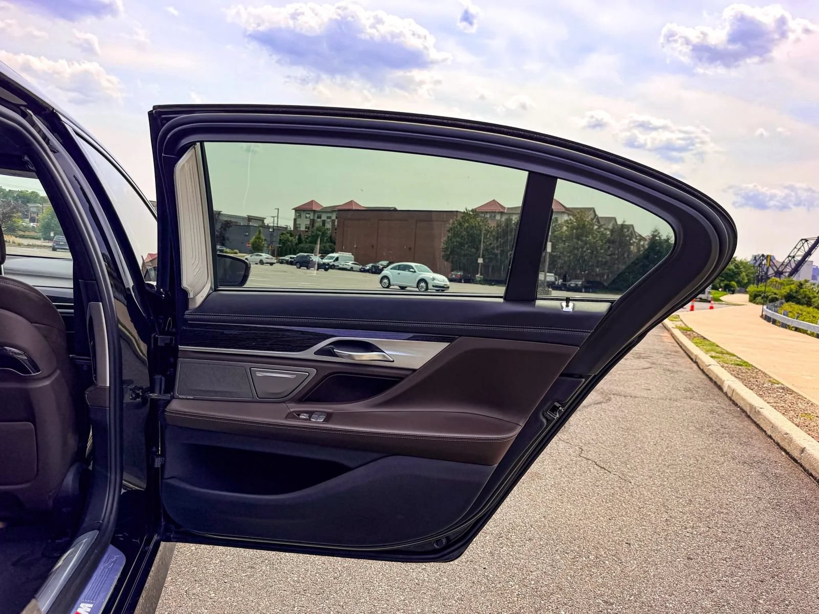 Used 2018 BMW ALPINA B7 xDrive AWD/4WD image 12