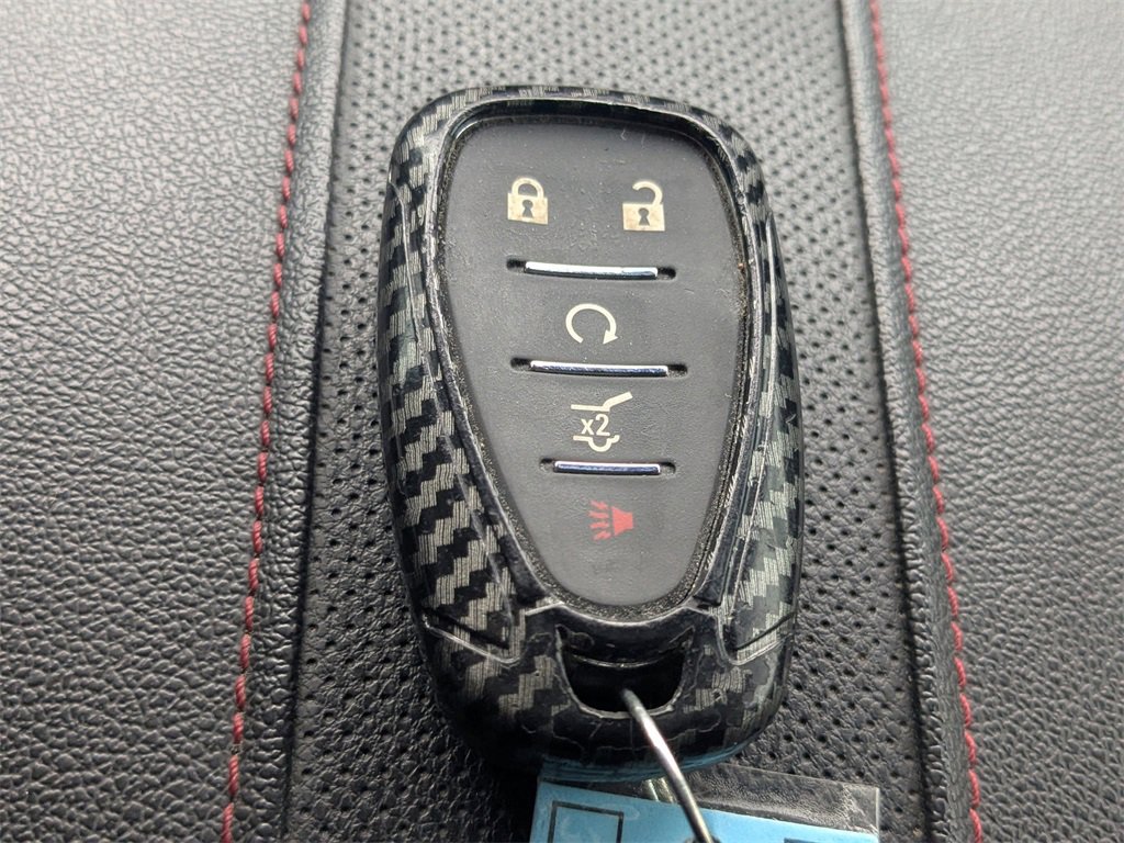 Used 2023 Chevrolet Traverse RS image 35