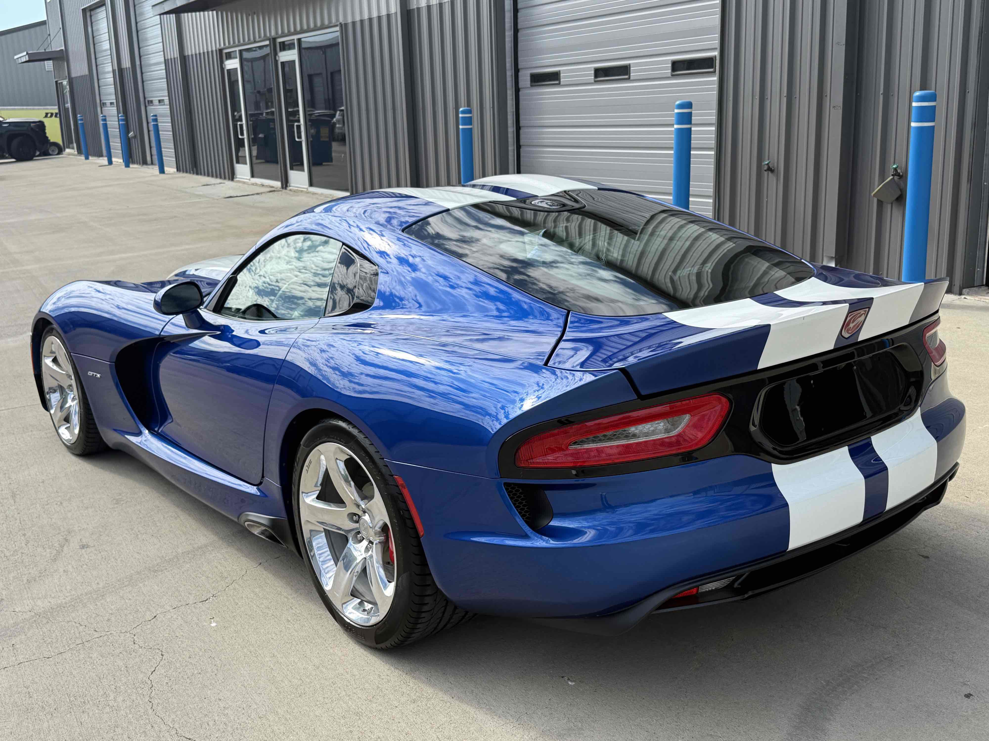Used 2013 SRT Viper GTS w/ GTS Laguna Interior Pkg image 82