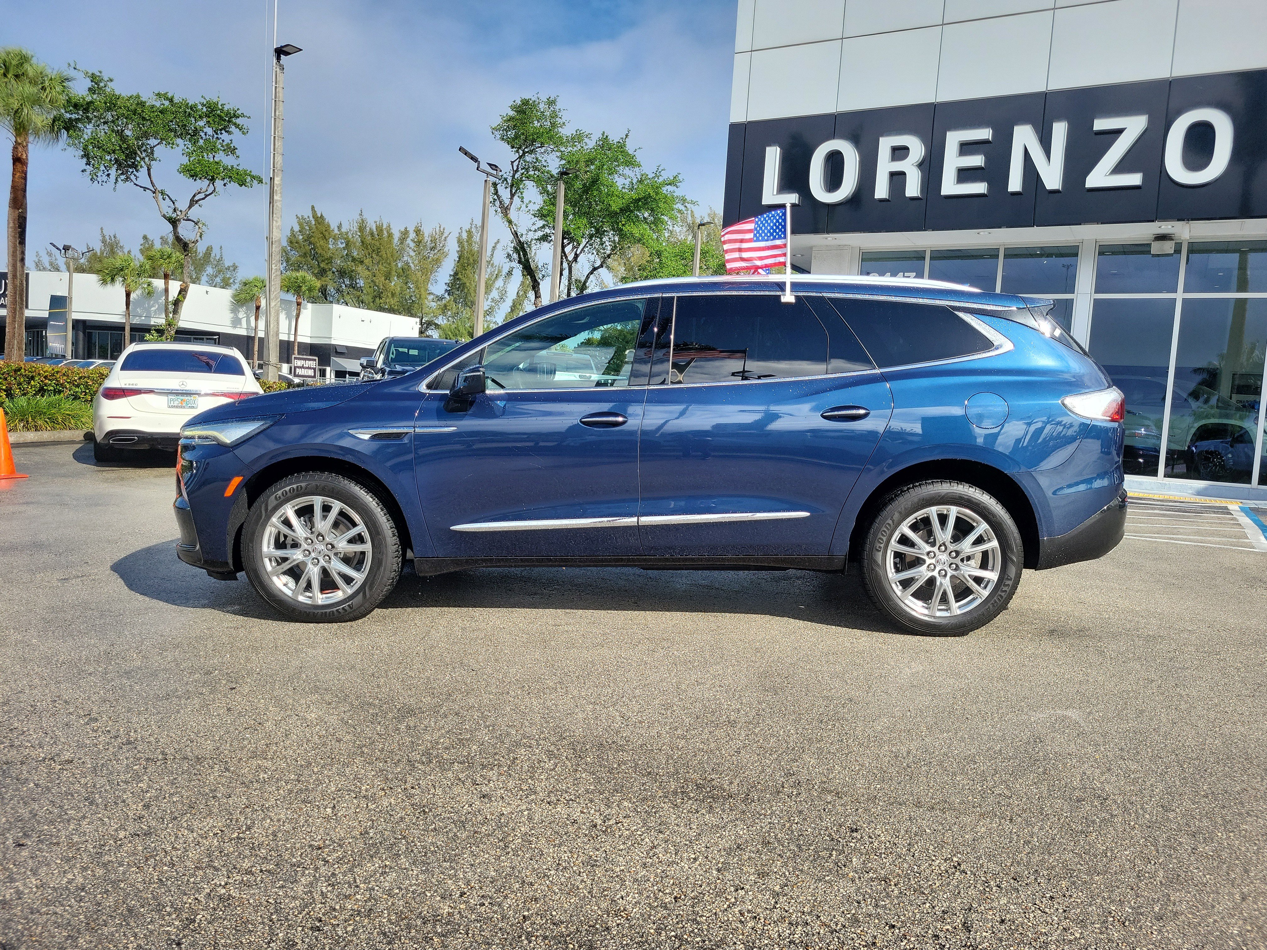 Used 2023 Buick Enclave Premium w/ Experience Buick Package image 8