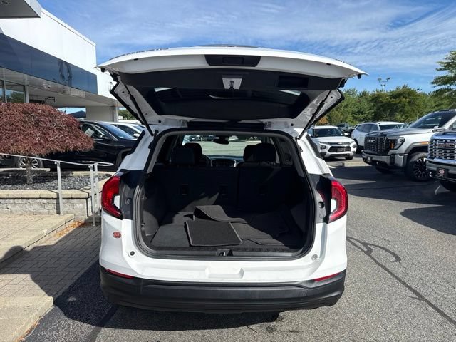 Used 2024 GMC Terrain SLE AWD/4WD image 24