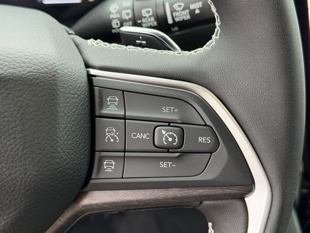 New 2025 Jeep Grand Cherokee Limited w/ Luxury Tech Group II AWD/4WD image 16