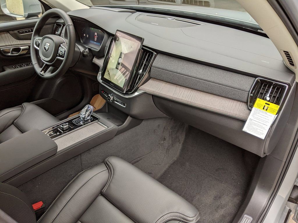New 2026 Volvo XC90 B6 Plus w/ Protection Package Premier image 21