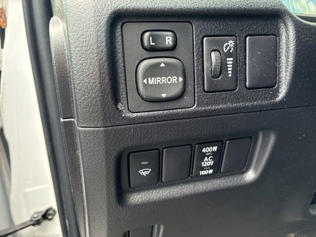 Used 2016 Toyota 4Runner SR5 AWD/4WD image 18