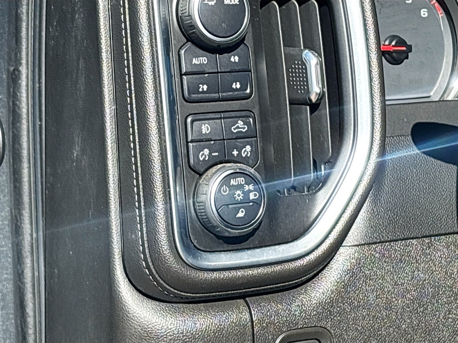 Used 2022 Chevrolet Silverado 1500 LT Trail Boss w/ LT Trail Boss Premium Package AWD/4WD image 10