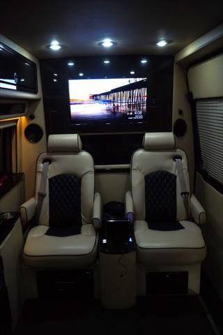 Used 2016 Mercedes-Benz Sprinter 2500 image 28