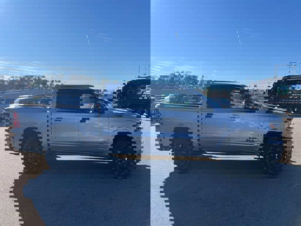 New 2026 RAM 1500 4x4 Crew Cab image 8