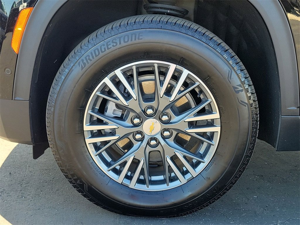 Used 2025 Chevrolet Traverse LT w/ Enhanced Driving Package image 32