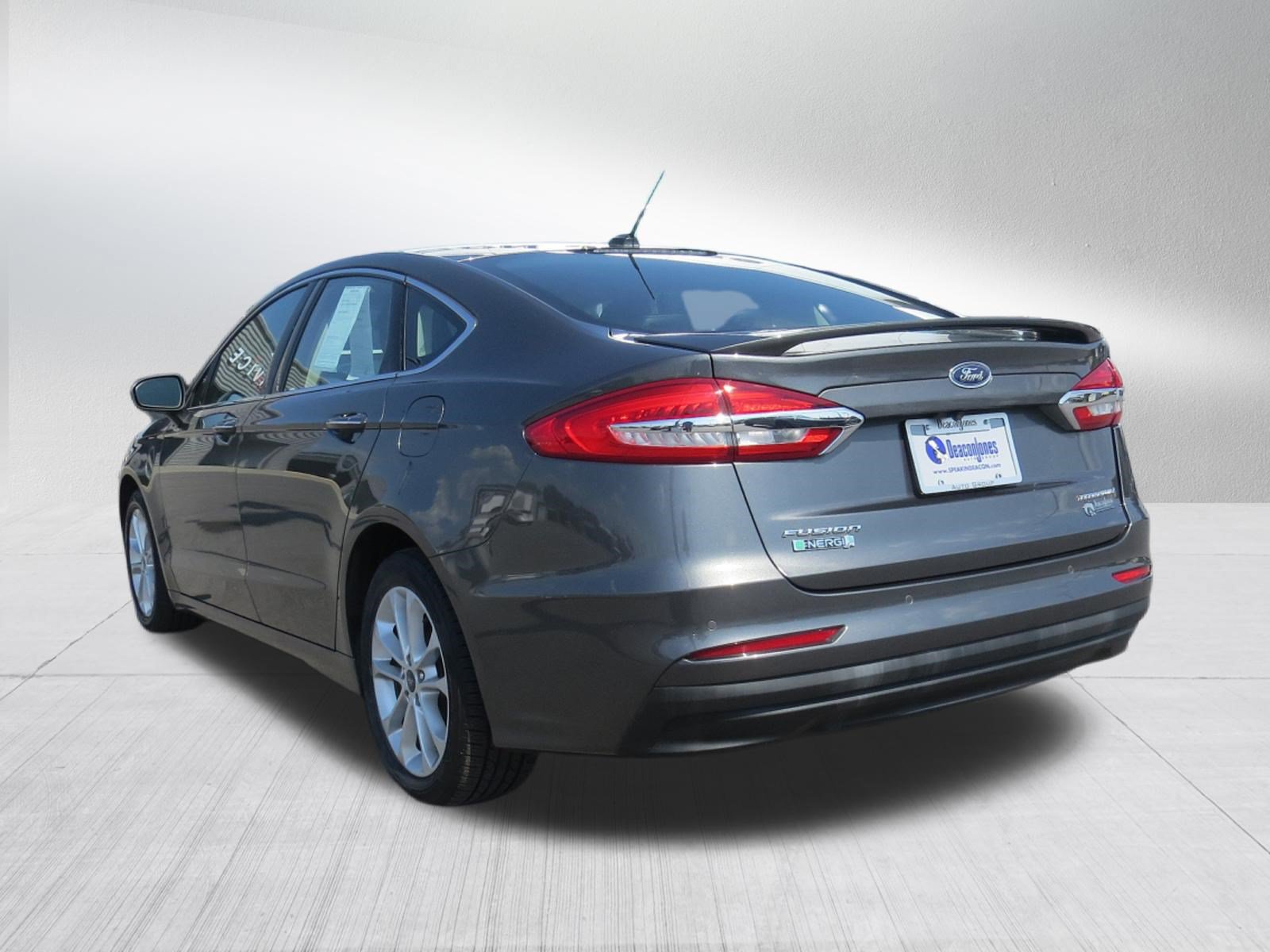 Used 2019 Ford Fusion Energi Titanium FWD image 5