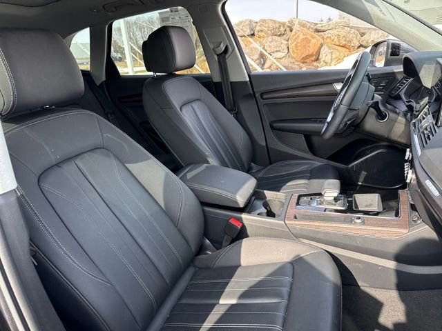 Used 2023 Audi Q5 2.0T Premium w/ Convenience Package image 12