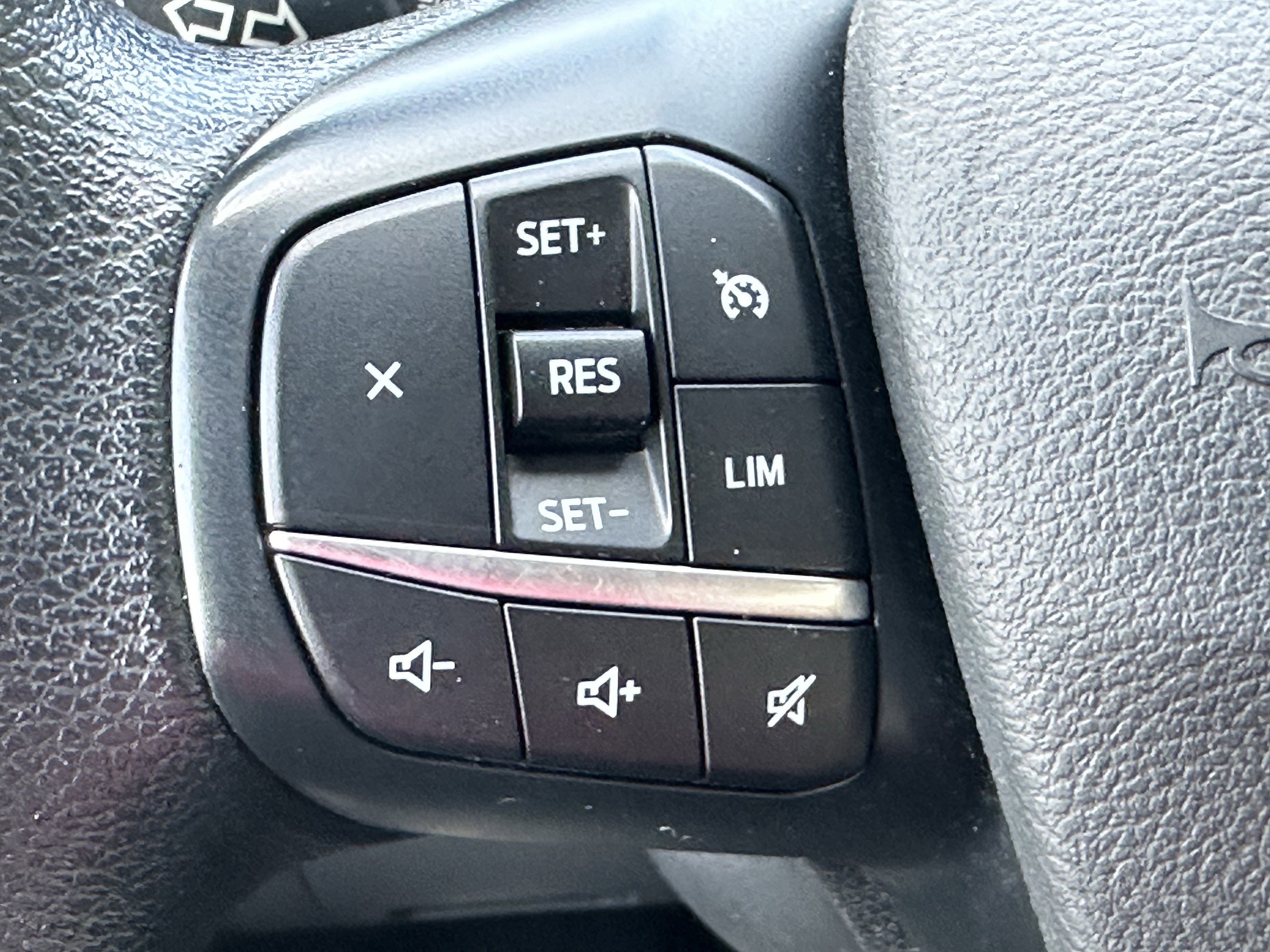 Used 2023 Ford Transit 350 XLT RWD image 25