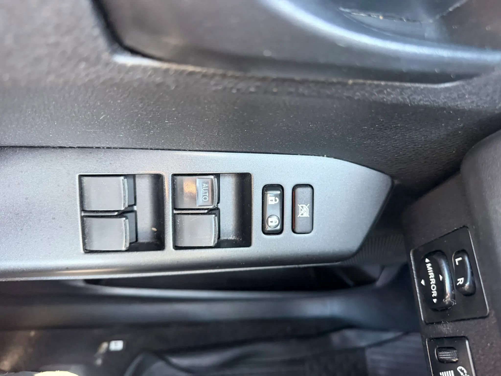 Used 2018 Toyota RAV4 LE w/ All Weather Liner Package AWD/4WD image 24