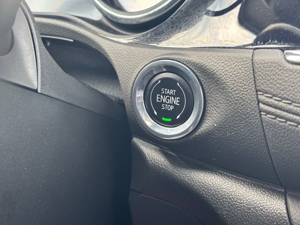Used 2023 Buick Encore GX Essence w/ Experience Buick Package FWD image 32