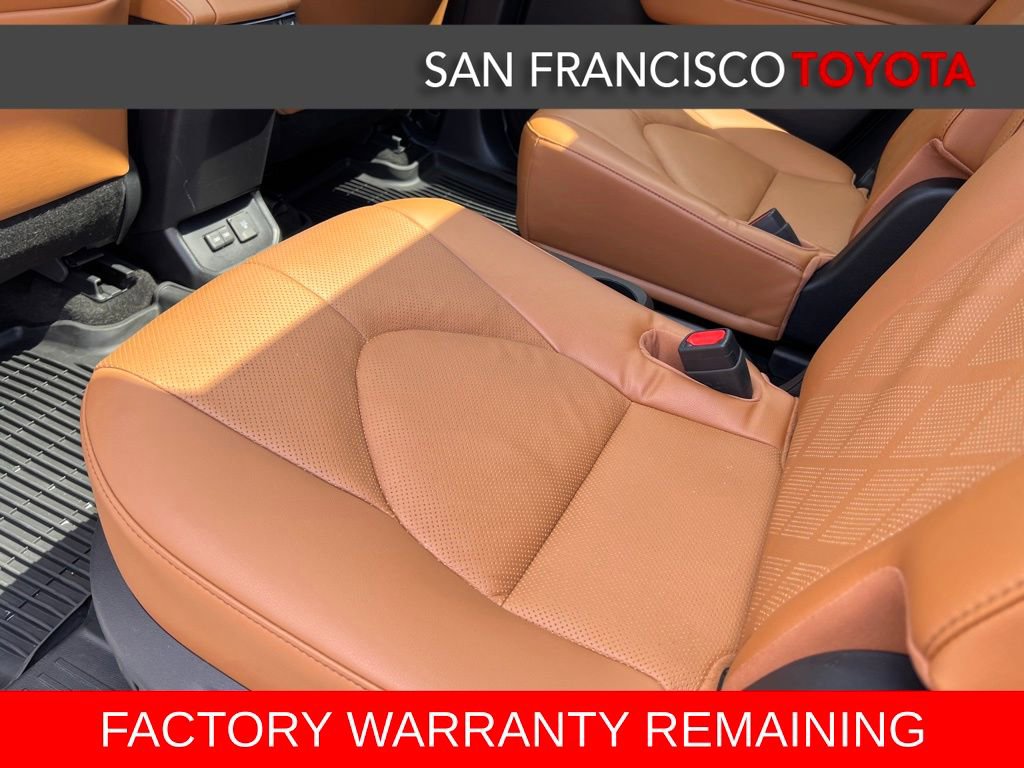 Used 2023 Toyota Highlander Platinum FWD image 15