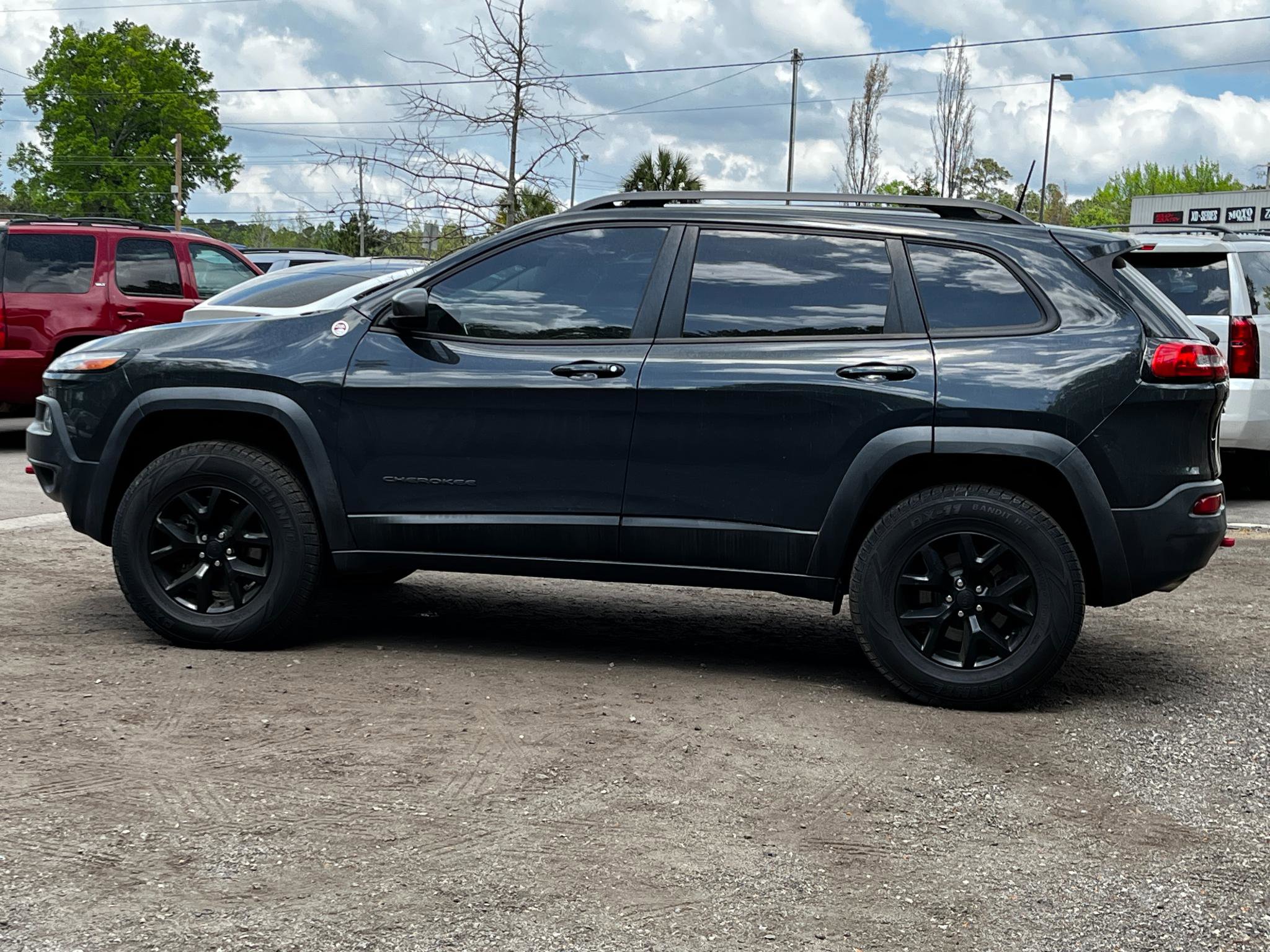 Used 2017 Jeep Cherokee Trailhawk w/ Comfort/Convenience Group image 6