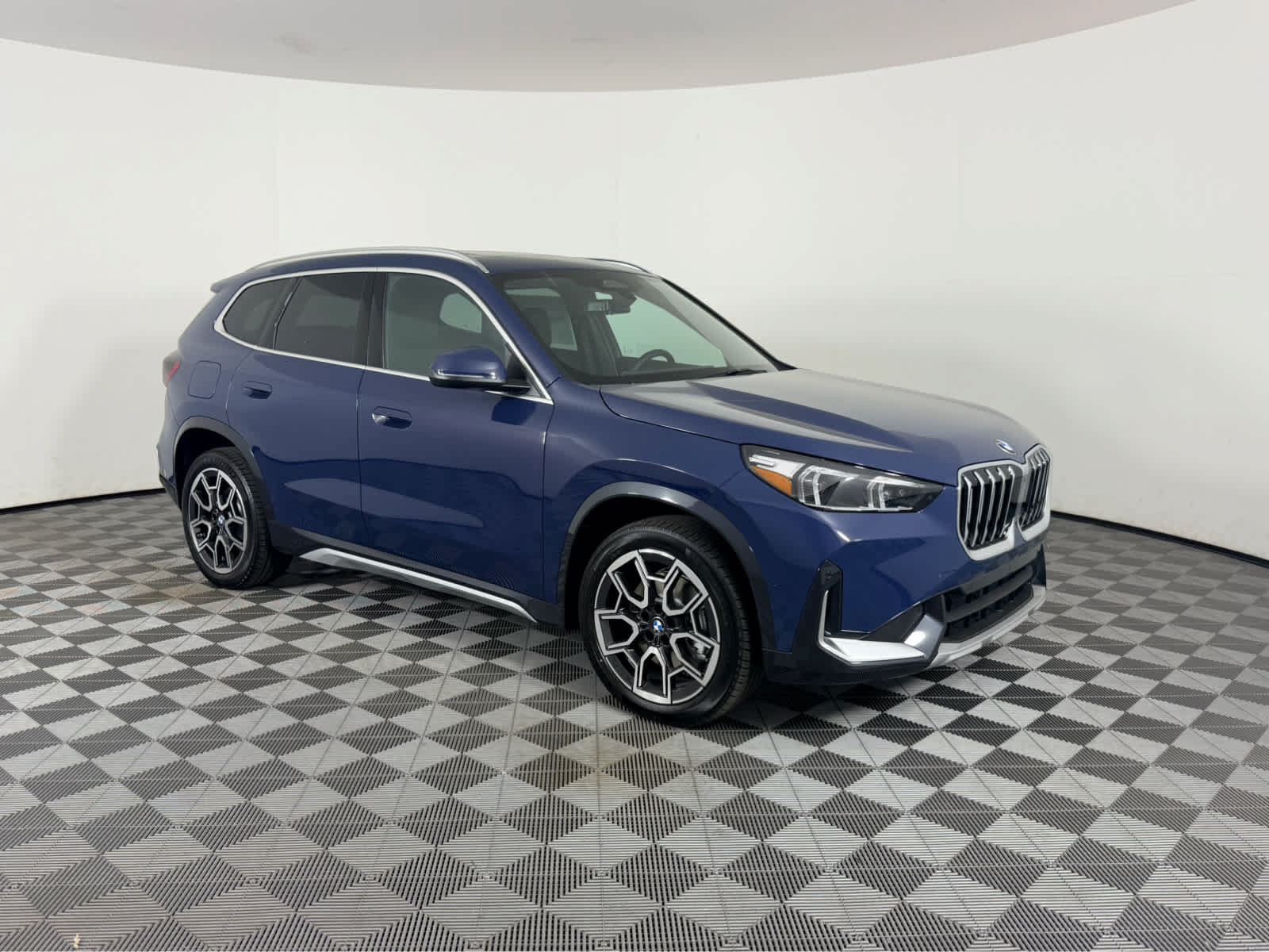 New 2027 BMW X1 xDrive28i AWD/4WD image 1