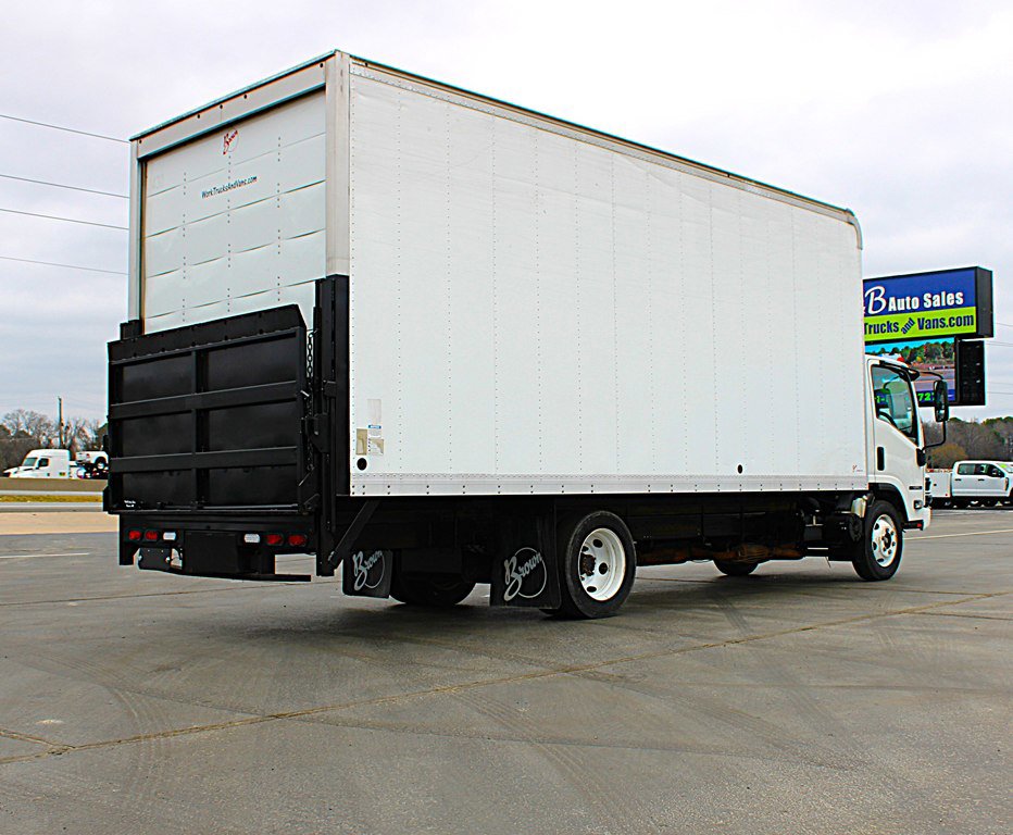 Used 2019 Isuzu NPR image 5