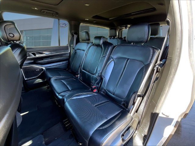Used 2022 Jeep Wagoneer Series II w/ Premium Group I AWD/4WD image 24