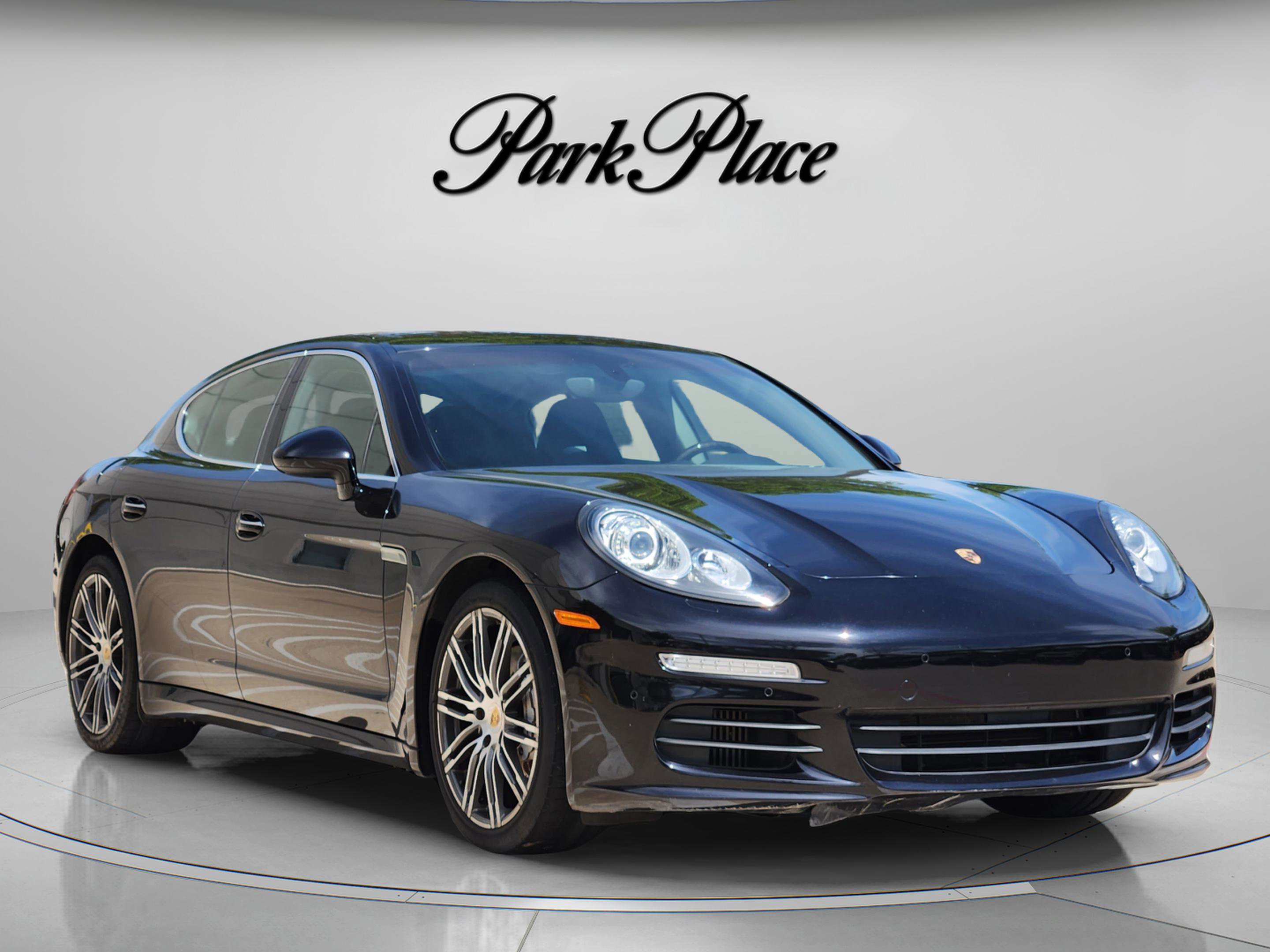 Used 2015 Porsche Panamera S image 4
