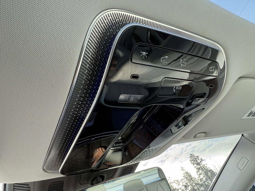 Used 2022 Mercedes-Benz EQS 580 4MATIC Sedan image 25